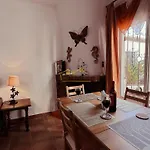 Charming Townhouse For Holiday In Nueva *