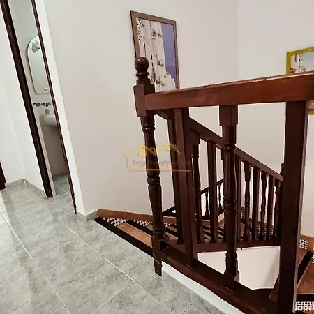 Charming Townhouse For Holiday In Nueva *
