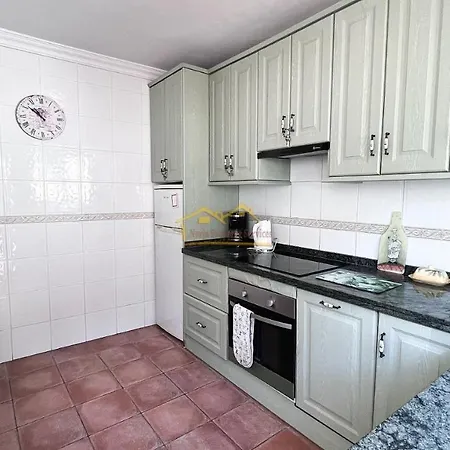 Charming Townhouse For Holiday In Nueva *