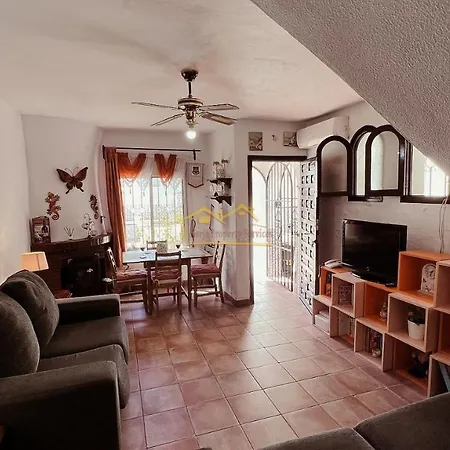 Дом отдыха Charming Townhouse For Holiday In Nueva *