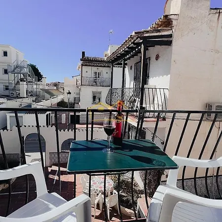 Charming Townhouse For Holiday In Nueva בית נופש