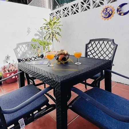 Сasa de vacaciones Charming Townhouse For Holiday In Nueva *